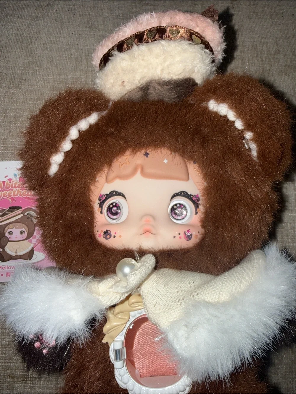 Nommi cute brown